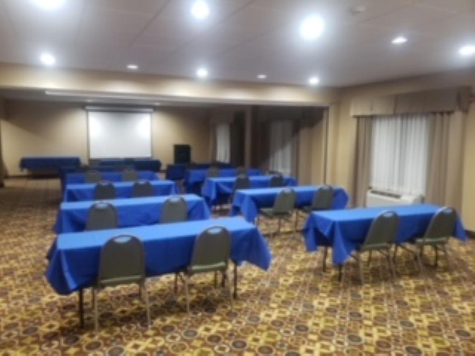 Holiday Inn Express Charles Town By Ihg Shenandoah Junction Exterior photo