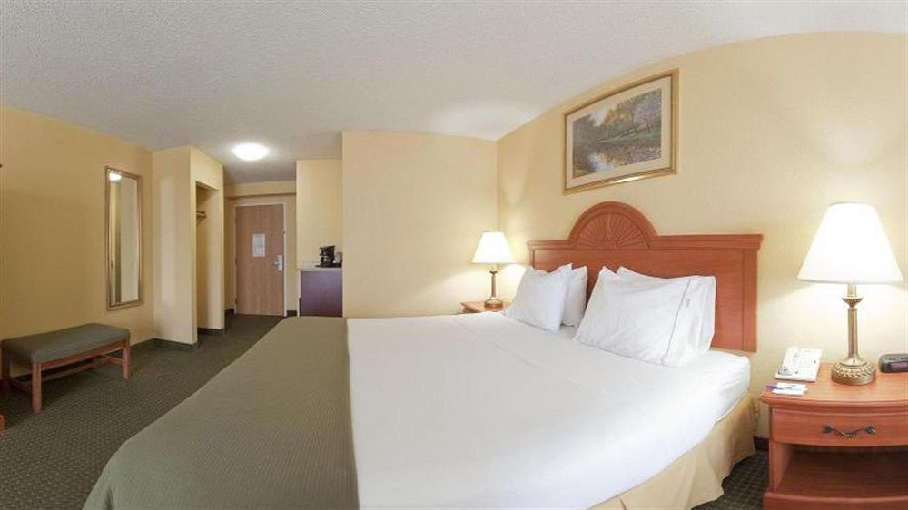 Holiday Inn Express Charles Town By Ihg Shenandoah Junction Exterior photo