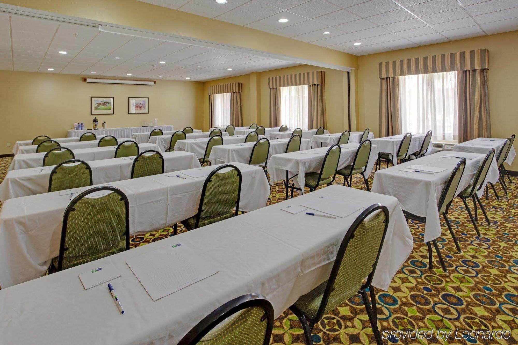 Holiday Inn Express Charles Town By Ihg Shenandoah Junction Exterior photo